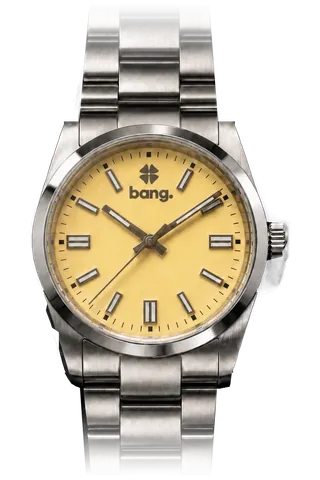 Cadran jaune pâle à index appliqués, boîtier et bracelet en acier.